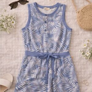 Sleeveless Blue Palm-Print Romper with Tie Waist